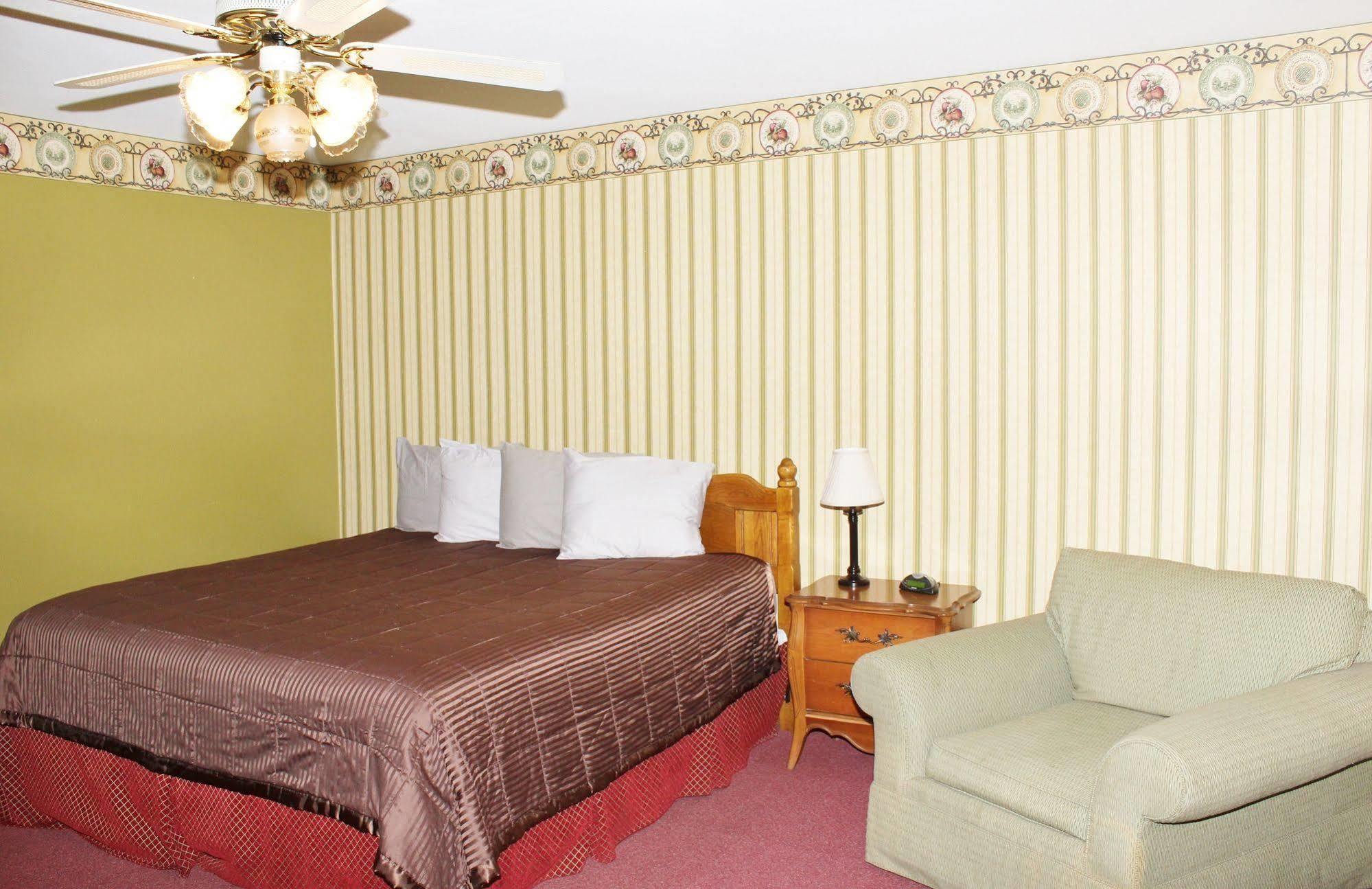 Blue Spruce Motel Massena Exteriér fotografie